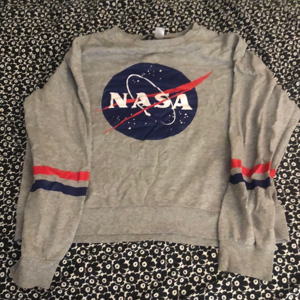 Divided size M NASA slightly cropped lightweight sweatshirt
